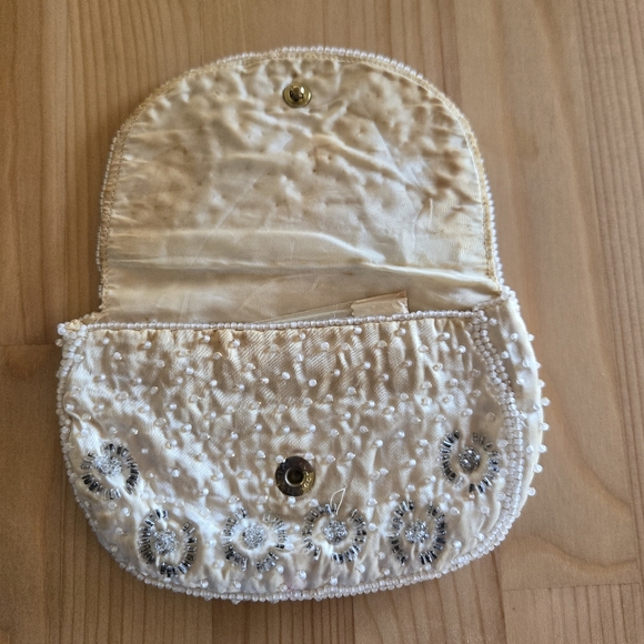 Vintage Jolles Original 1940s Beaded Clutch Purse, Cream/Silver, Party, Wedding - Picture 9 of 15